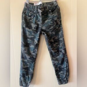 Levi’s boys camouflage pants new